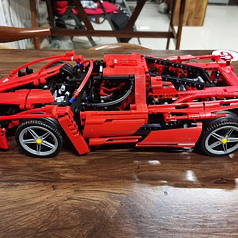 В наличии технические супергоночные автомобили серии Ferraried Enzo набор кирпичей MOC