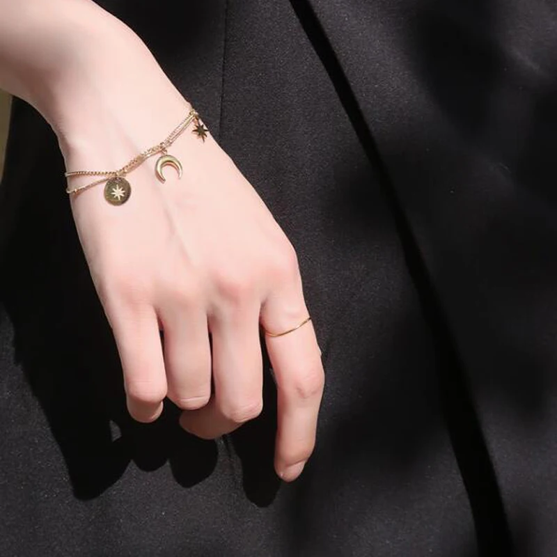 

Moon and Star Bracelet Eight-pointed Star Rice-shaped Star Pendant Double-layer Crescent Bracelet for Women Girl Female