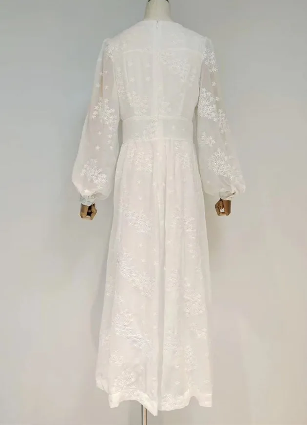 

2021 summer V-neck lace up Lantern Sleeve heavy industry flower white seaside holiday dress long skirt sexy dress