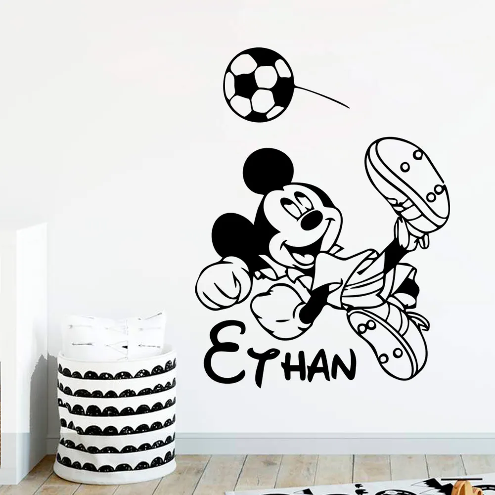 Дисней Микки Маус футбол Пользовательское имя виниловая наклейка на стену для