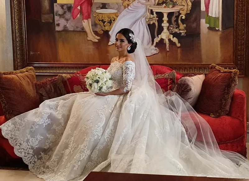 

2021 Arabic Lace Beaded off shoulder Wedding Dresses Bateau Long Sleeves Vintage Bridal Dresses A-line Tulle Wedding Gowns