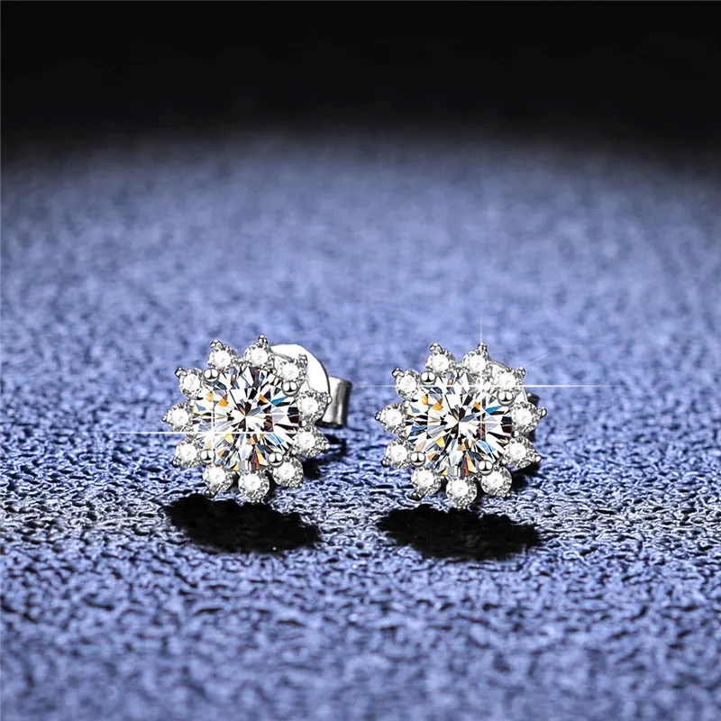 

Silver Diamond Test Passed Total 1 Carat Excellent Cut D Color Good Clarity Moissanite Snowflake Stud Earrings Silver 925 Chain