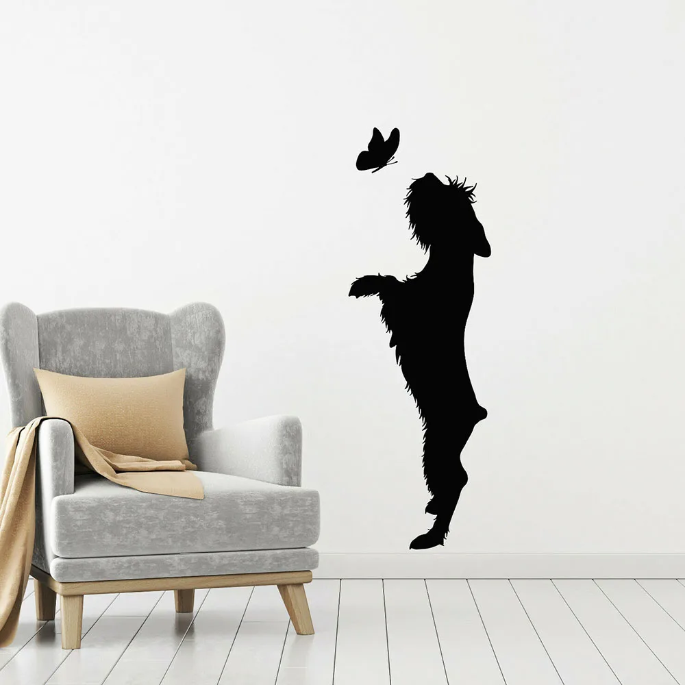 Виниловая наклейка на стену собака бабочка домашнее животное уход за животными