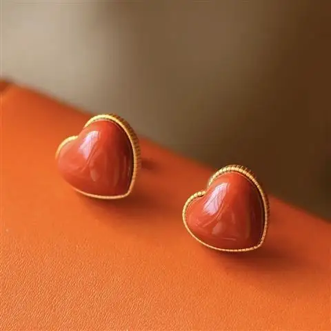 

Southern Red Agate Stud Earrings Female with Hearts S925 Sterling Silver Gold Heart-to-Heart Print Earrings Personality Girl's