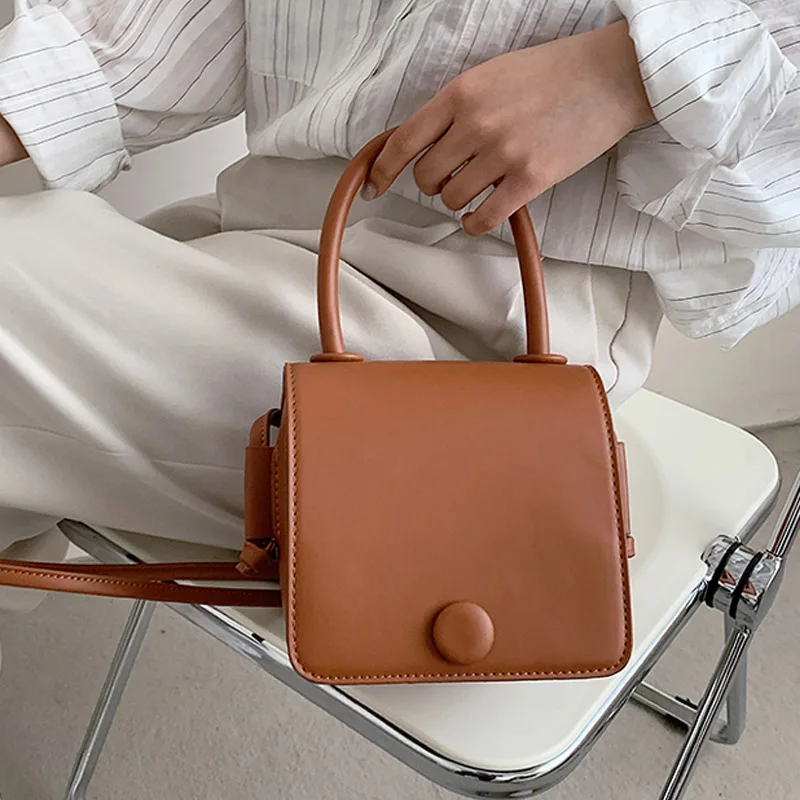 

Сумка-мессенджер женская, из мягкой кожи, однотонная