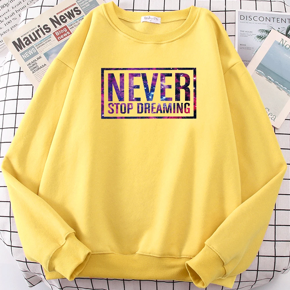 

Свитшот мужской с надписью «Never Stop Dream»