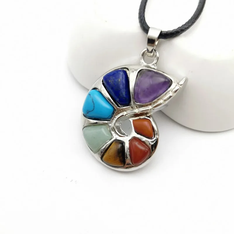 Оптовая продажа спиральная форма кулон натуральный камень 7 Чакра ожерелья и