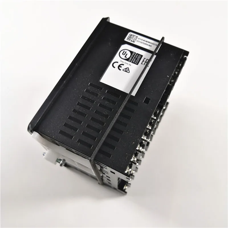 

OMRON E3X-HD11-V1 Easy-teach digital fiber amplifier