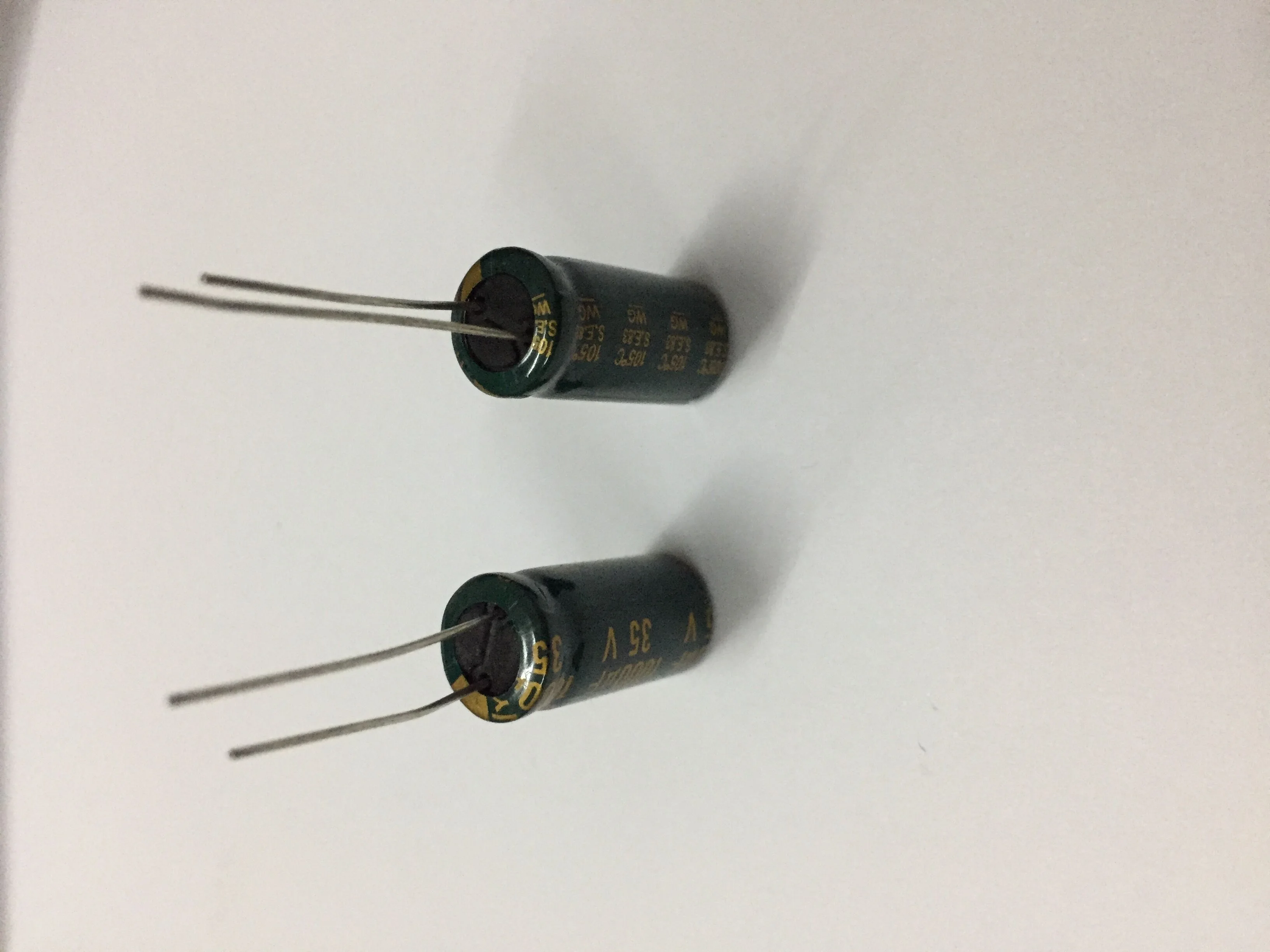 

35v 1000uf 1000uf 35v Power Supply Special High-Frequency Crystal 100pcs Size:10*20mm New