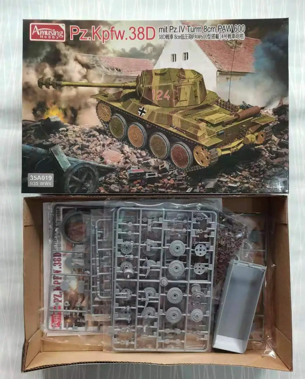 Amusing Hobby 35A019 1/35 Pz.Kpfw. 38d mit Pz.IV Turm 8 см PAW 600 пластиковый набор моделей |
