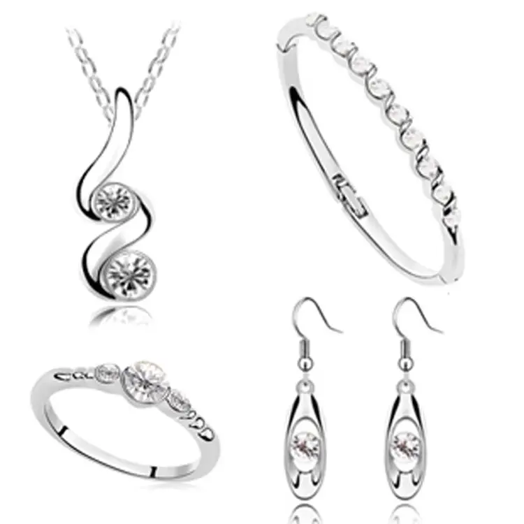 

Комплект из колье, серёг, браслета и кольца, из серебра 925 пробы