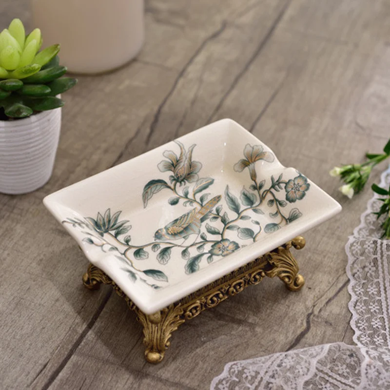 

Керамическая мыльница IKVVT пастельного цвета