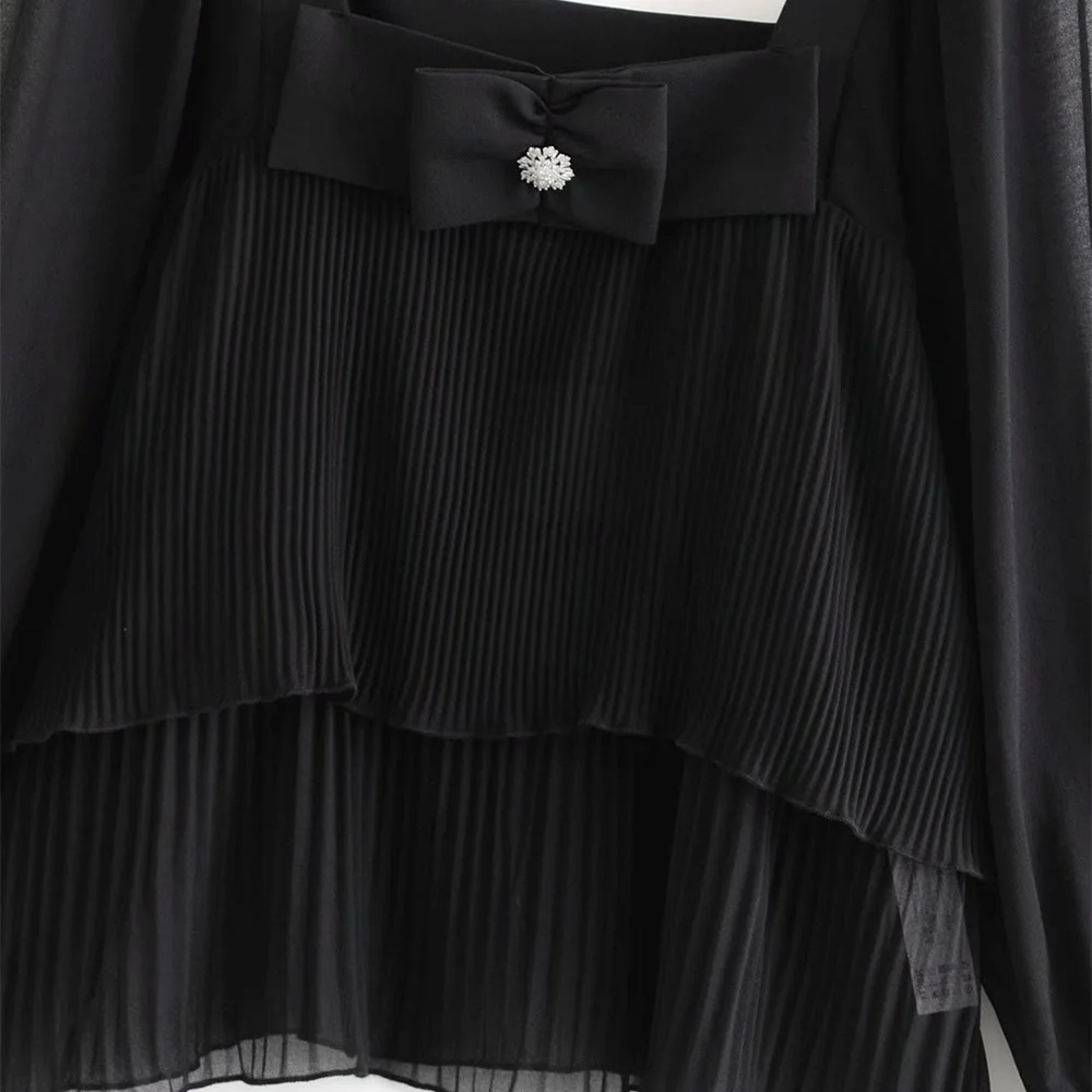 

Autumn 2019 women's new square collar long sleeve jewelry buttons translucent top bow small pleated top