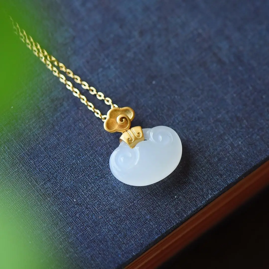 

Natural Hetian Jade Egg Surface Pendant Women's a Little Retro Necklace Palace Style Simple New Chinese Style Chinese