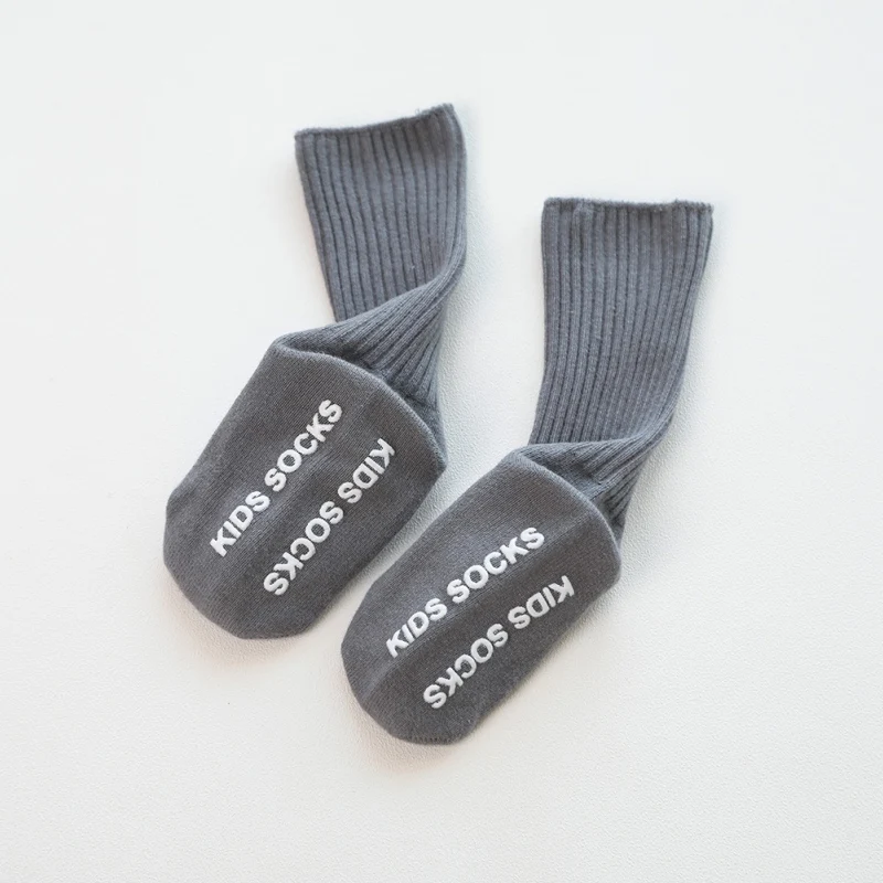 

Носки для новорожденных, однотонные мягкие носки с принтом, носки для мальчиков и девочек, нескользящие носки для пола для малышей