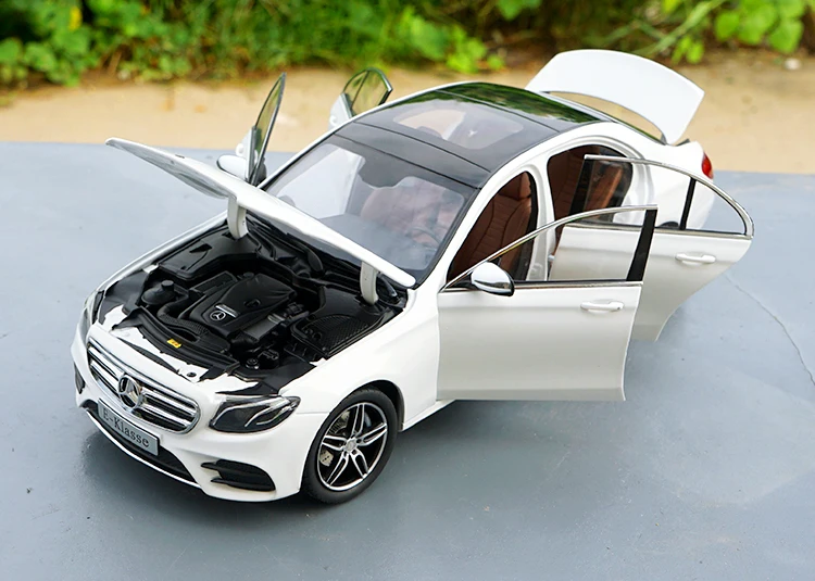 Оригинальная фабричная Изысканная литая модель автомобиля 1:18 E klase E300 S213 для