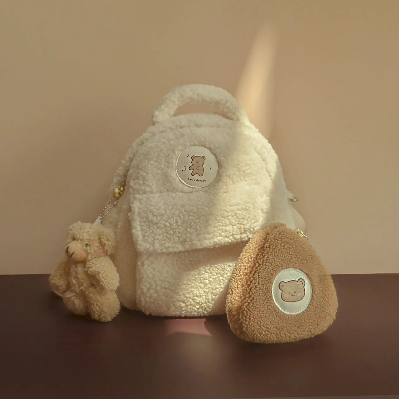 

Original three in one bear backpack girl lovely ins girl cashmere one shoulder shoulder shoulder small backpack woman