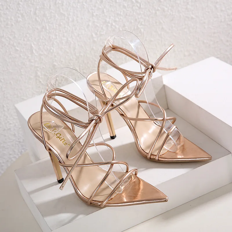 

2021 Sandals Low-Heeled Shoes With Strap Large Size Suit Female Beige New Low-heeled Girls Fashion Big Black Clear Summer Comfor