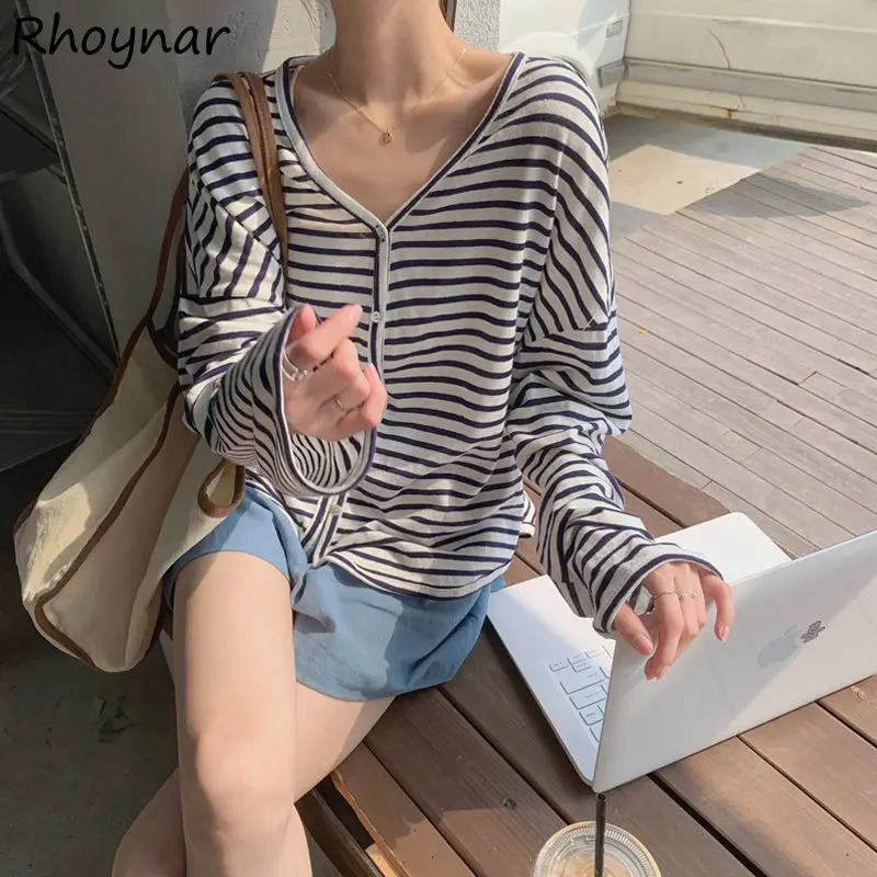 

Полосатые женские осенние Футболки с длинным рукавом в Корейском стиле Новые Простые Модные нежные универсальные мягкие повседневные свободные футболки для подростков