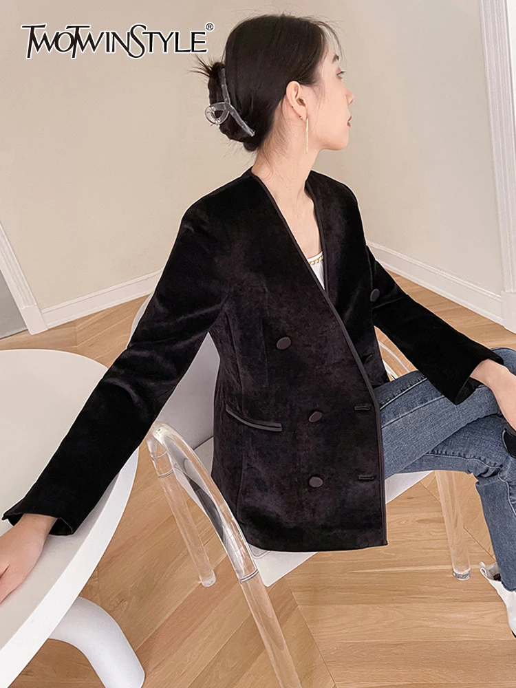 

TWOTWINSTYLE High Street Blazers For Women V Neck Loose Long Sleeve Patchwork Pockets Single Breasted Coats Female 2021 Autumn