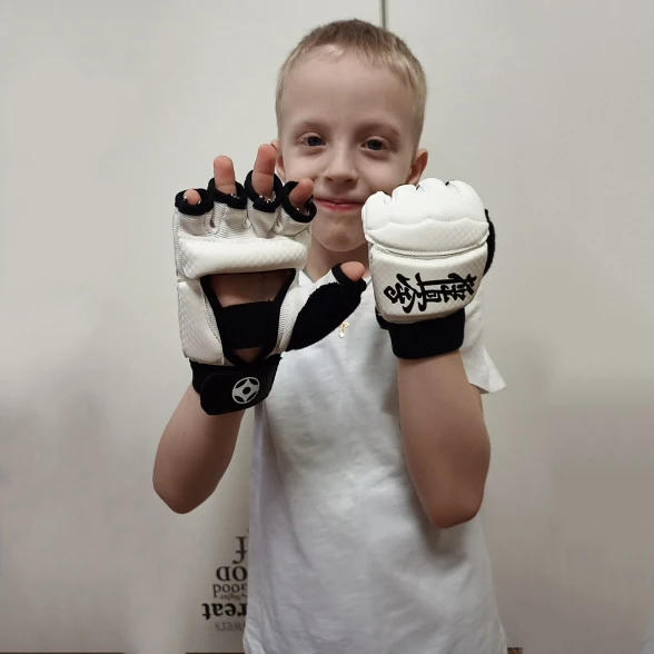 Quality Kyokushin Karate Fighting Hand Protector Kyokushinkai Karate Gloves Martial Arts Sports Fitness Boxing Gloves перчатки