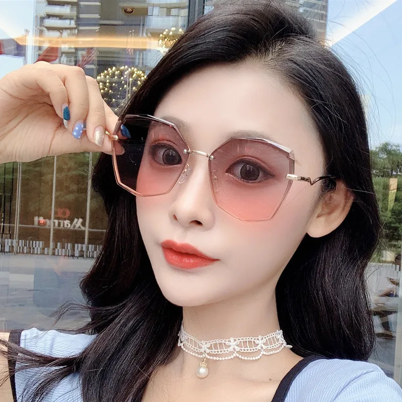 

Personality Polygon Frameless Women Fashion Sunglasses Round Face Light Cat Eye Net Red Style Glasses