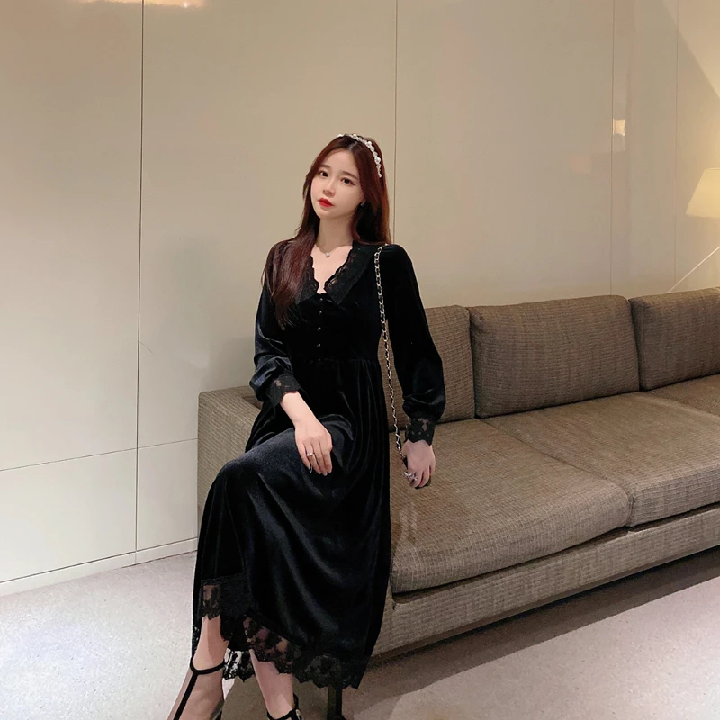

Plus Size Lace V-Neck Black Temperament Dress Women Long Sleeve French Retro Velvet Dress Female Loose One Piece Midi Dress Robe