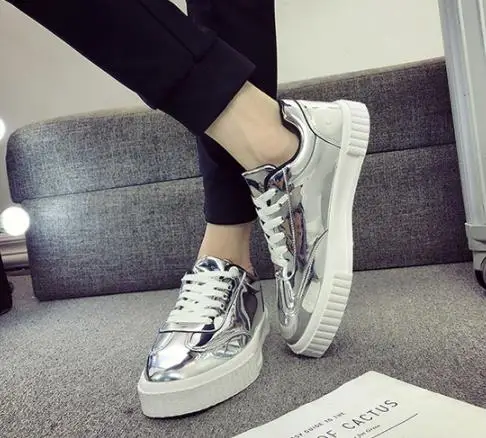 Мужские кроссовки сезон осень Повседневная обувь модная блестящая лакированная