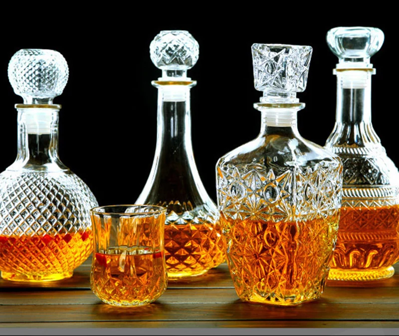 

round shaped whiskey glass Decanter GLA-136