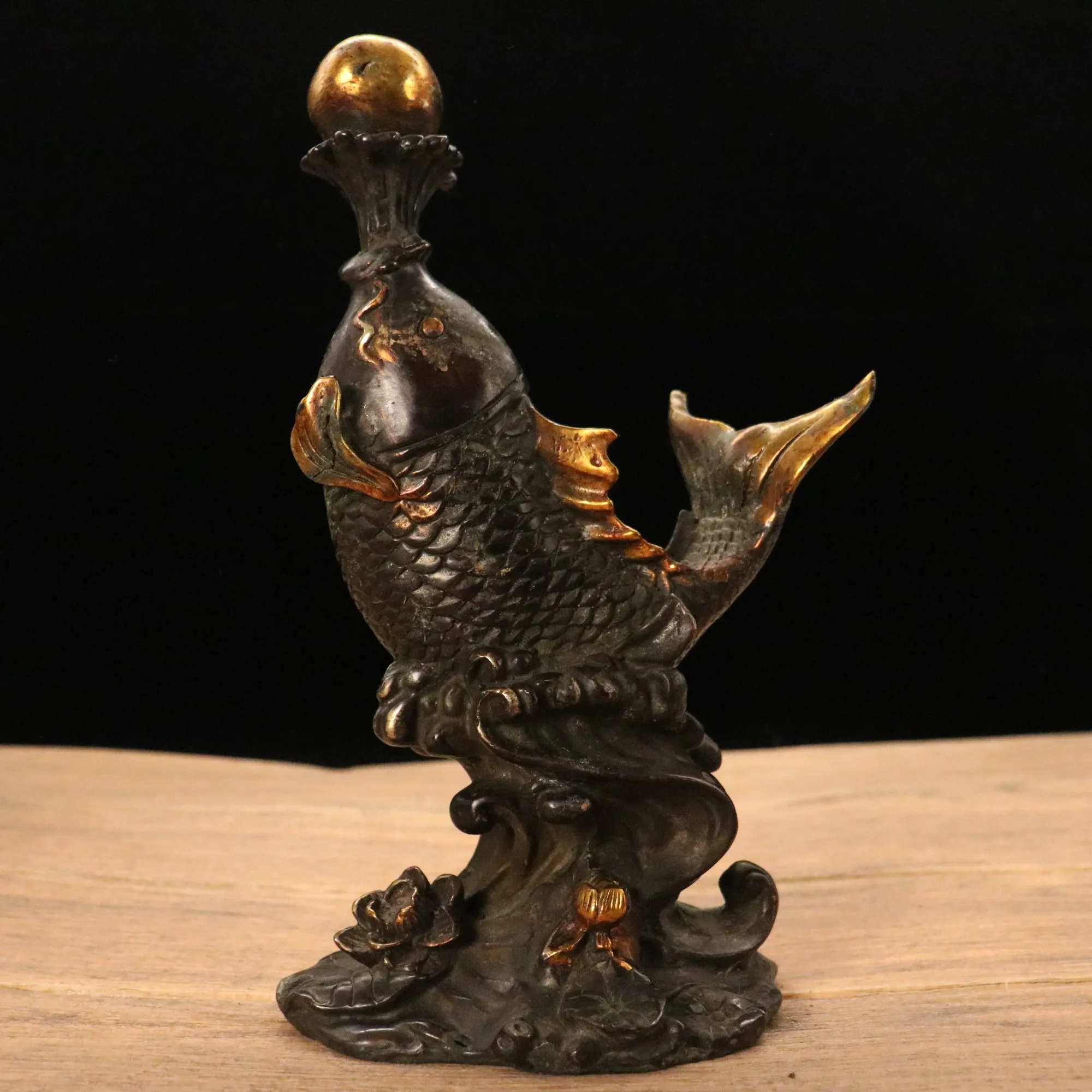 

11"Chinese Folk Collection Old purple Bronze Gilt Carp statue Carp spit beads Gather wealth Lucky Office Feng Shui Ornaments