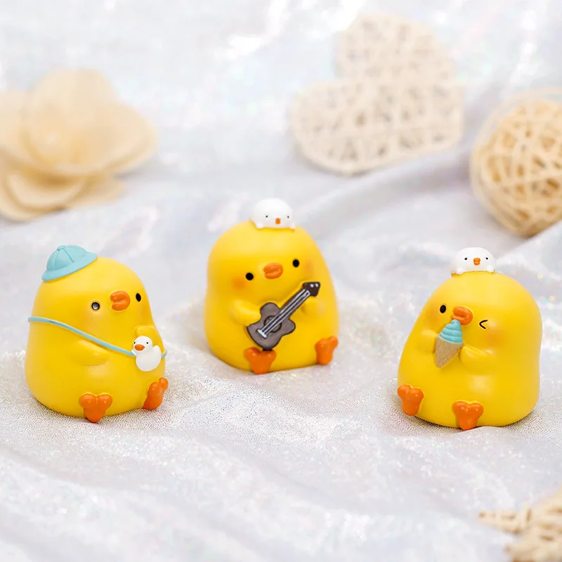 Цельнокроеное платье Желтый цыпленок мини маленький Pollo Статуэтка женщины в