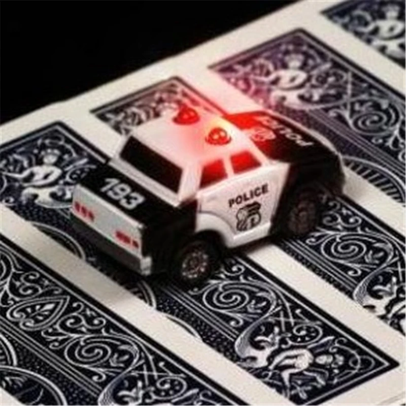 Сирена сюрприз Волшебные трюки автомобиль найти выбранные карты магии крупным