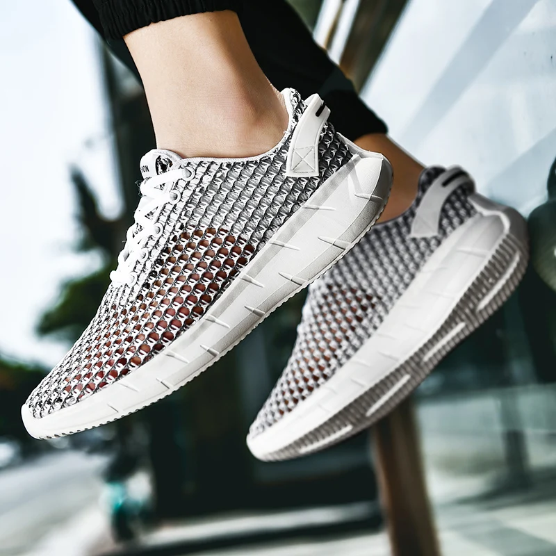 

Fashion 2020 Summer Slip-on Lightweight Mesh Sneakers Men Shoes Casual Soft Breathable Wading Comfortable Male Walking Slip On