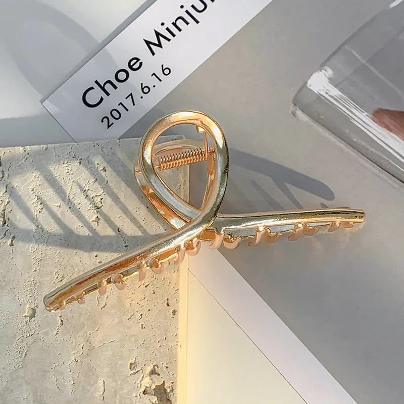 

Metal Geometric Pearl Inlaid with Pearls, Girls, Ladies Hairpins, Elegant Temperament, Electroplating Process, Large Hairpin