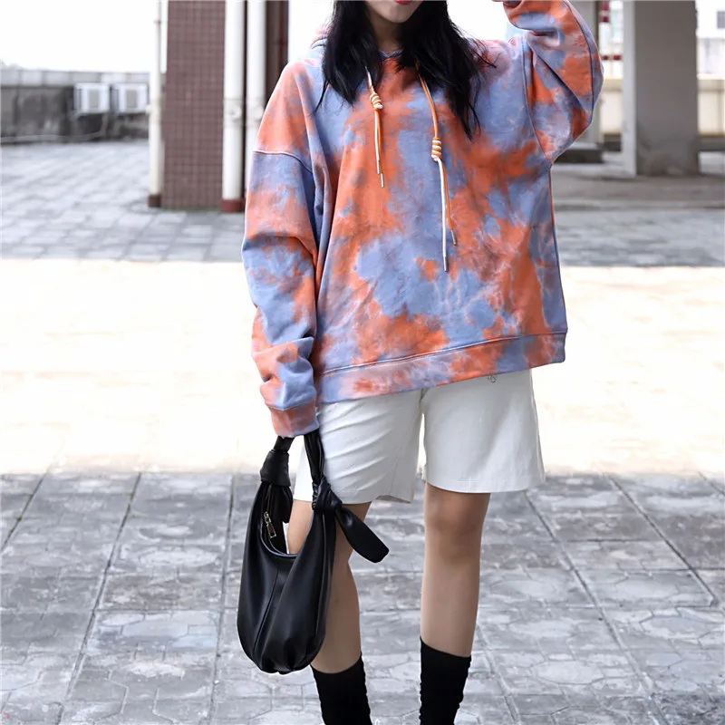 

2020 Autumn And Winter New Fashion Tie Dye Hoodie Women Butterfly Embroidery Lazy Leisure All Match Colorful Pullover Top C026