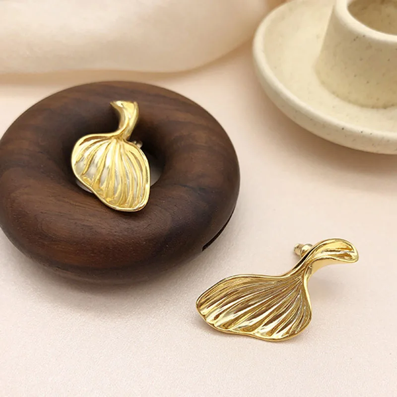 

French Style Gold Color Curve Leaf Drop Earring for Women Girl Copper Geometric Dangle Earrings Party Jewelry Pendientes