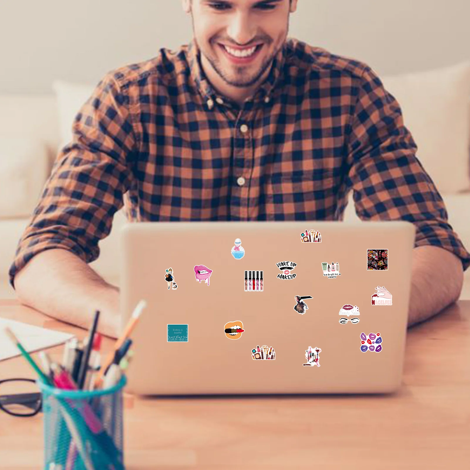 

100Pcs 6-10CM Girl Cosmetics Stickers For Scrapbook Guitar DIY Bicycle Car Skateboard Snowboard Laptop Luggage DH