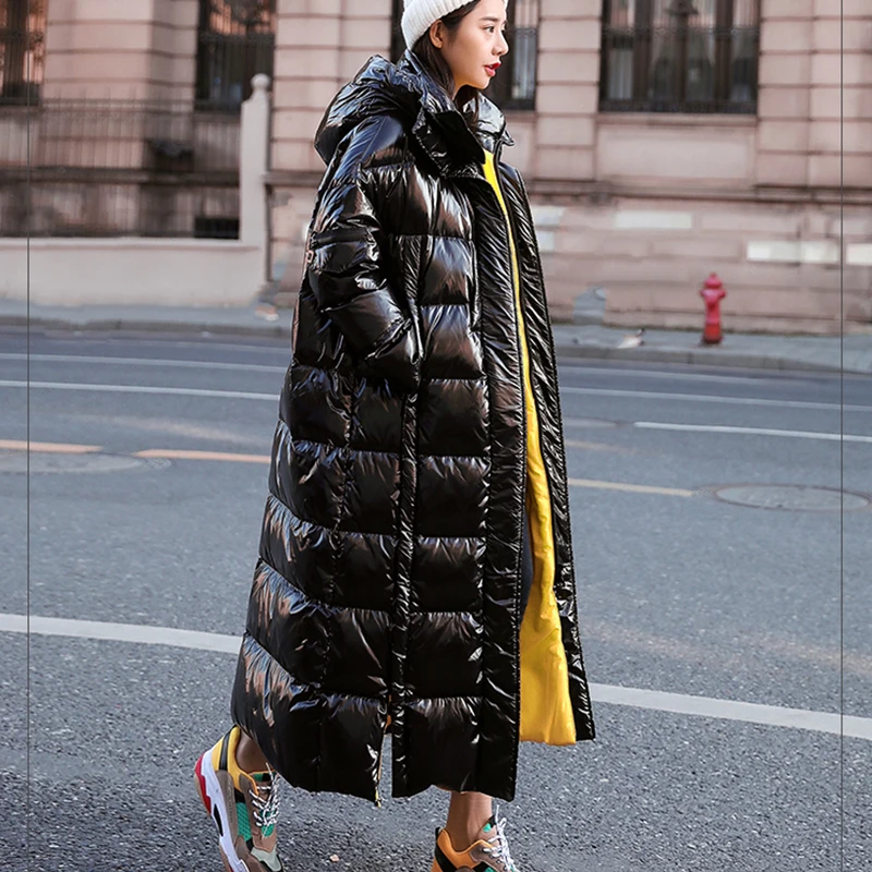 Женское хлопковое пальто с капюшоном длинное блестящее свободного кроя теплая