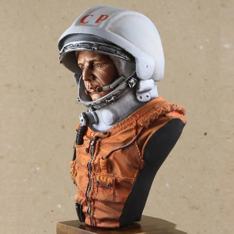 Набор для сборки астронавта из смолы 1/9 | Игрушки и хобби