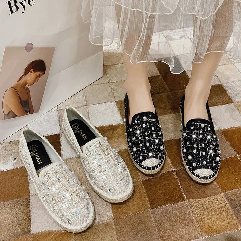 

Fisherman shoes new flat bottom small fragrant wind thick soft bottom pearl Mosaic color grass woven loafers