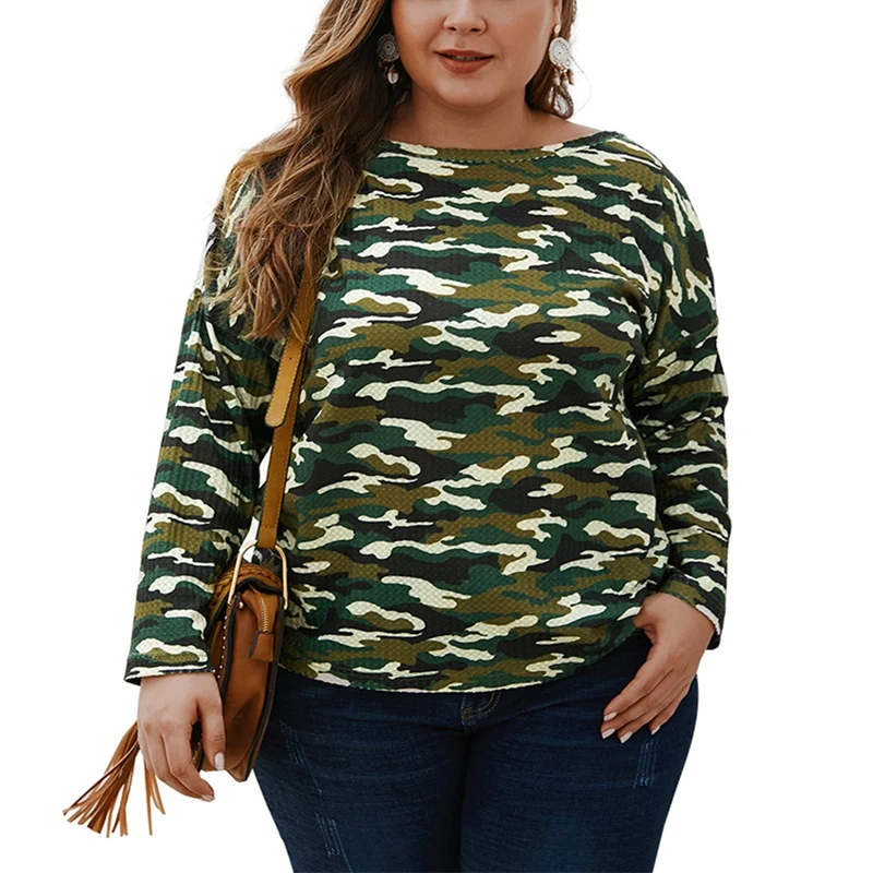 Женская камуфляжная футболка с длинным рукавом круглым вырезом и леопардовым