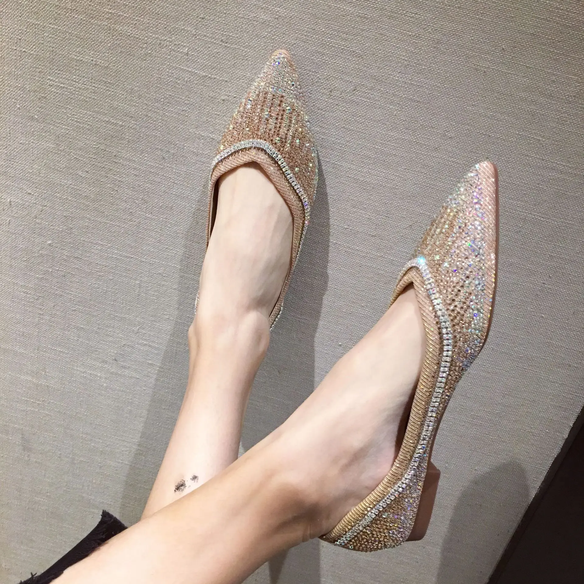 

All-Match Elegant Korean Shoes Autumn Crystal Pointed Toe Casual Female Sneakers Dress Flats Women 2021 Fall Rhinestone Summer