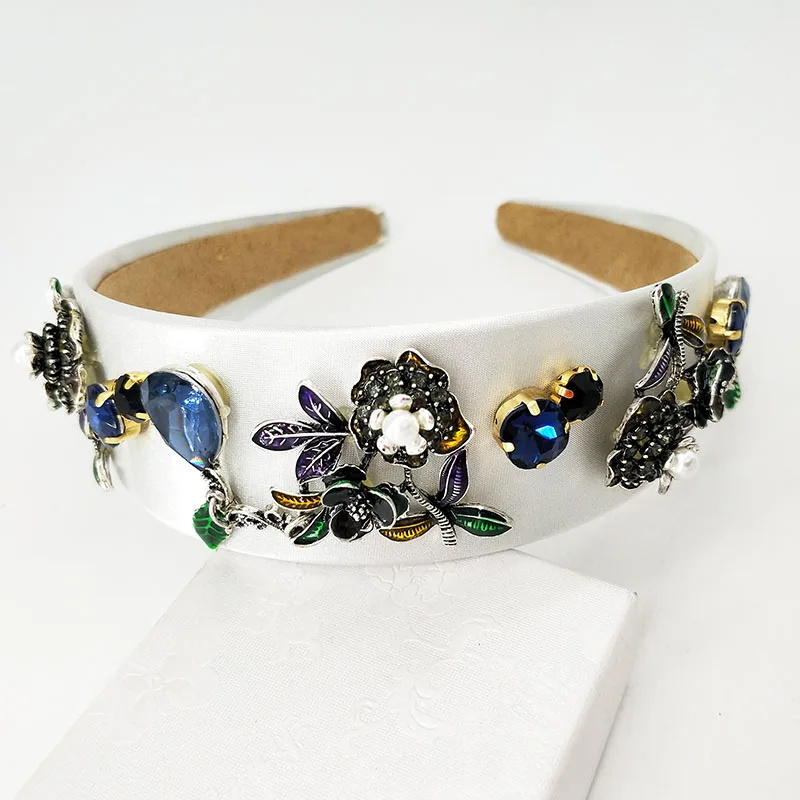 Женская металлическая обруч для волос украшенная белой тканью свадебные