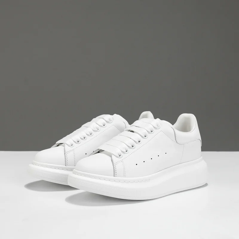 

2020 New Thick Reflective White Shoes Men Leather Casual Shoes Breathable Couple Matching Female sneakers women