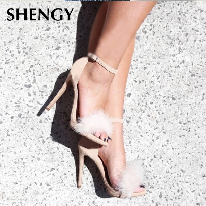 Женские туфли лодочки с перьями на высоком тонком каблуке 10 см перекрестной