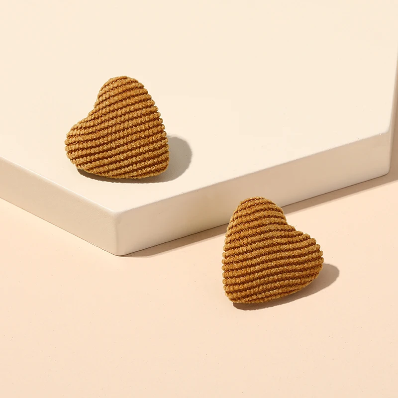 

New Korean Big Stud Earrings For Women Girls Fashion Jewelry Cute Heart Earrings for Grils Party Brincos Vintage Winter Gifts