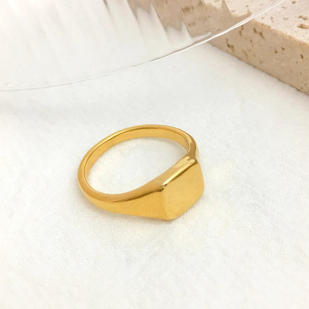 

Monlansher Exquisite Vintage Geometric Rectangle Ring Textured Brass Ring for Women Minimalist Finger Rings Fashion Jewelry 2021