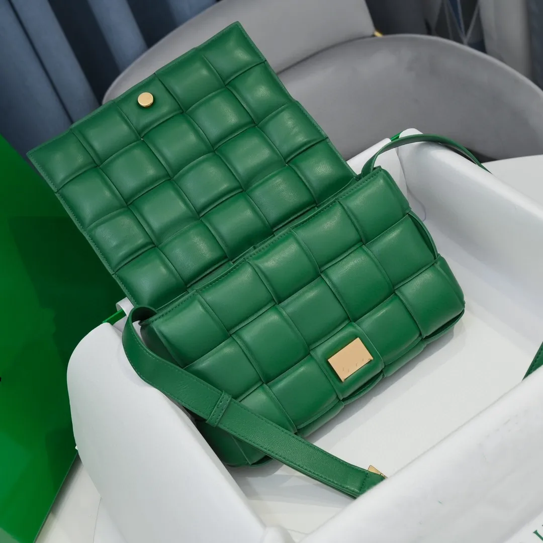 

2021 Latest Black Women's High Quality Leather Single Shoulder Bag Flip Crossbody Design Multi Color Series Leisure Style Luxury