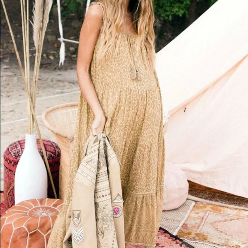 Женское платье на бретельках длинное повседневное с леопардовым принтом без