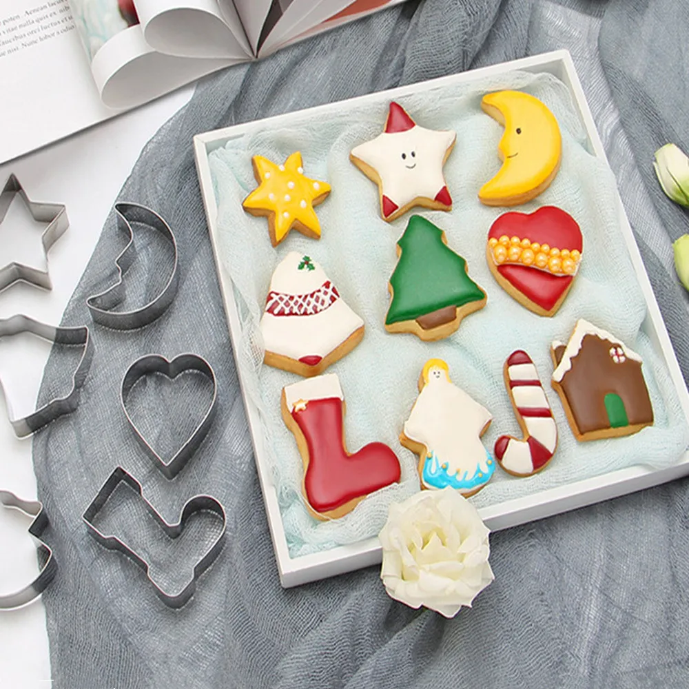 

10pcs/set Christmas Cake Mold Stainless Steel Christmas Cookie Cutters 3D Cake Cookie Mold Fondant Cutter DIY Baking Tools